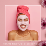 Frau mit Handtuch in den Haaren lächelt glücklich Kosmetikstudio Schönblick